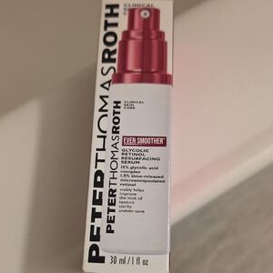 Peter Thomas Roth Even Smoother Serum - Pink and White